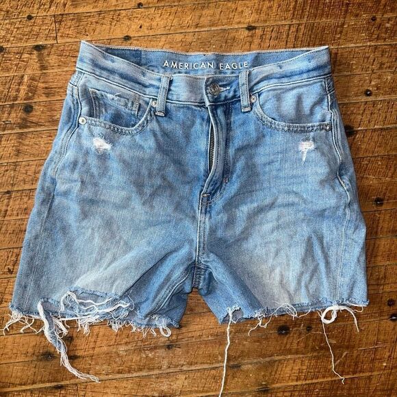 American Eagle mom jean distressed cutoff size 2 wedgie shorts - Picture 1 of 4